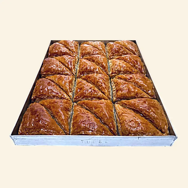 Baklawa Wiśniowa — Trójkąt — taca