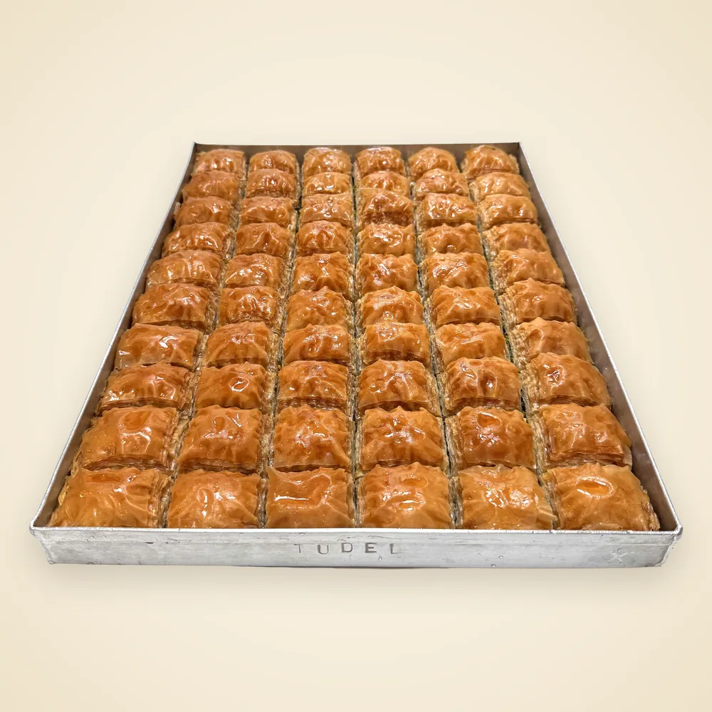 Baklawa Pistacjowa — Kwadrat — taca