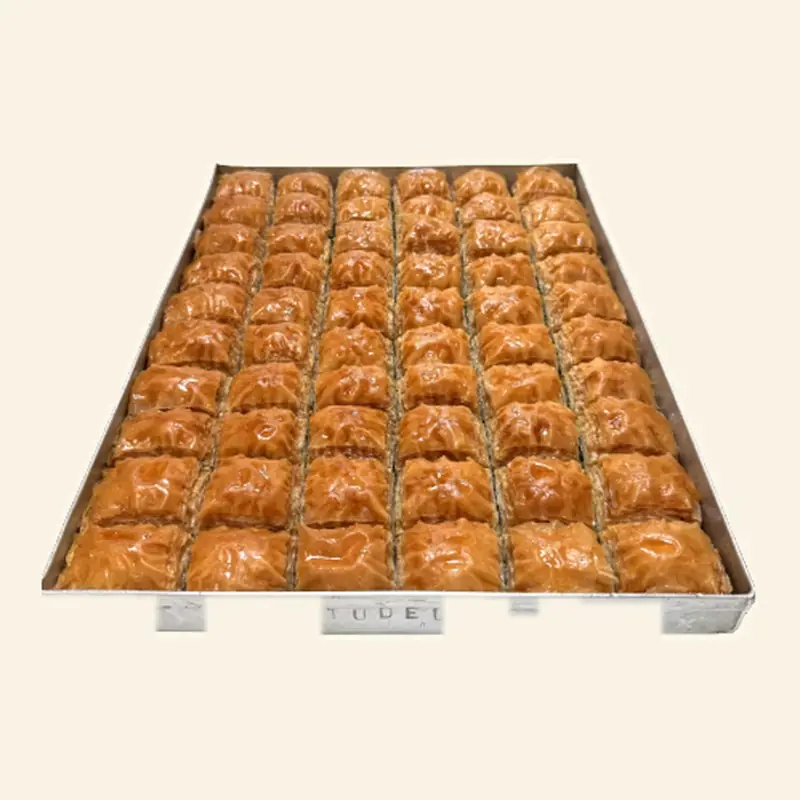 Baklawa Pistacjowa — Kwadrat — taca